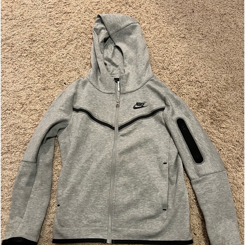 Medium Nike tech jacket